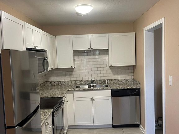 5th image of 653 Wynnehurst St