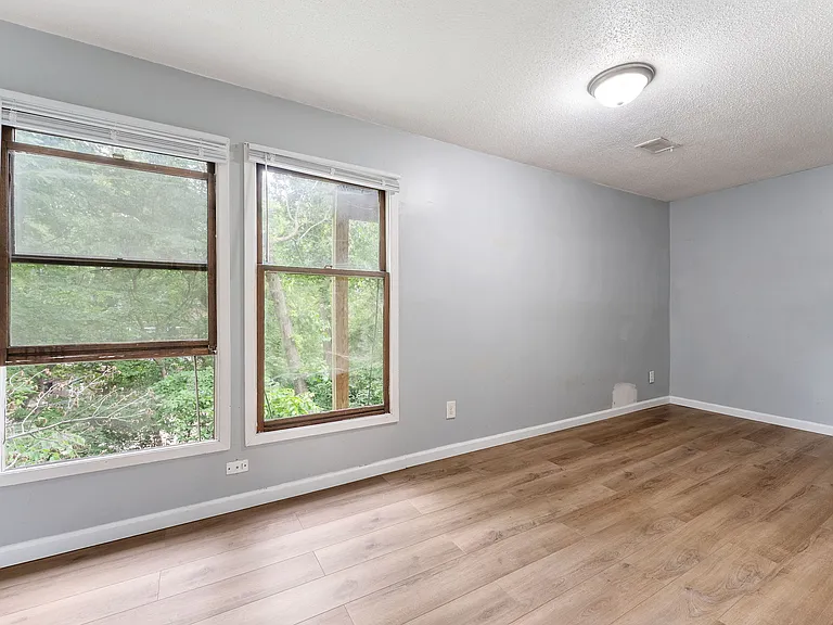 3207 Schuetzen Ln — Photo 12