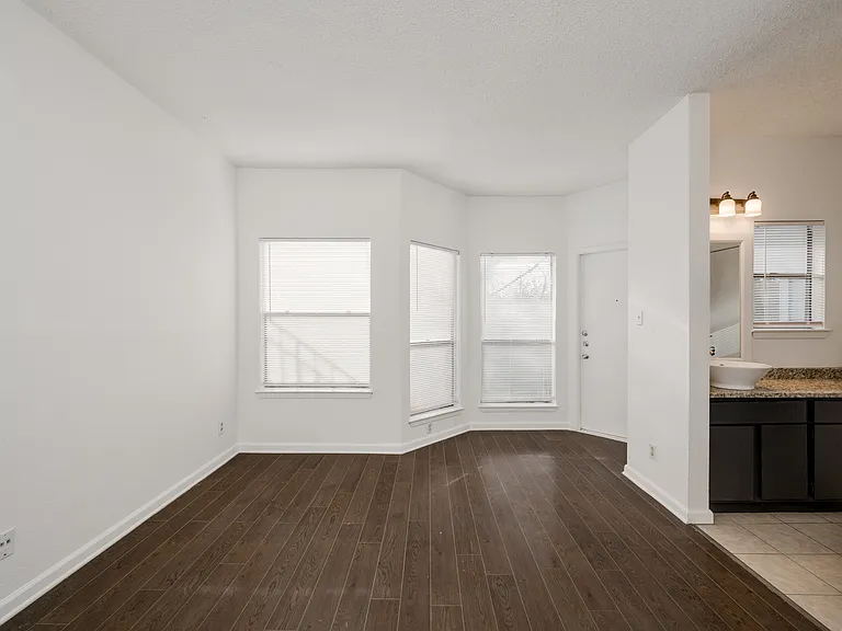 5304 Indio Cv #B — Photo 9