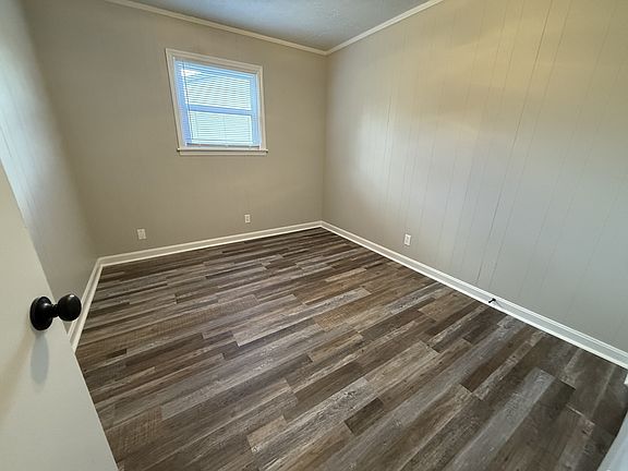 3rd image of 1417 Hillwood Dr #2