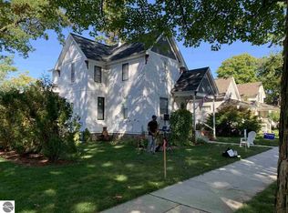 324 W 10th St, Traverse City, MI 49684