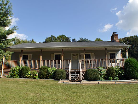 2nd image of 2 Rose Hill Farm Dr