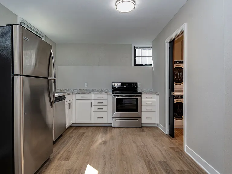 822 W Lakeside St — Photo 20
