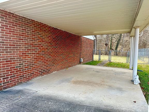 4th image of 115 Iroquois Trl