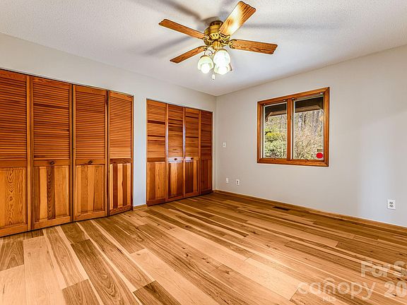 5th image of 920 Morgan Dr