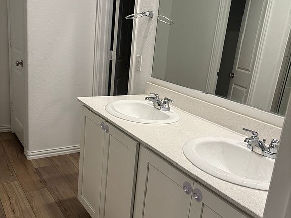 5th image of 5905 Sandown Dr