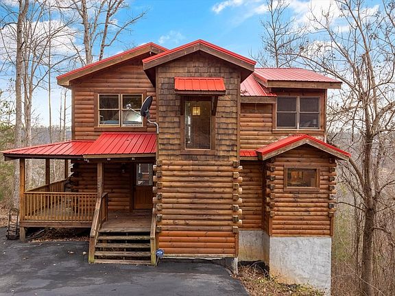 4th image of 731 Saddle Ridge Dr