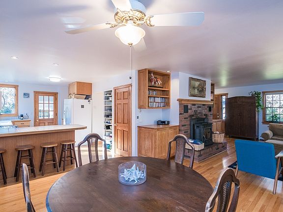 3rd image of 25 Montague Rd