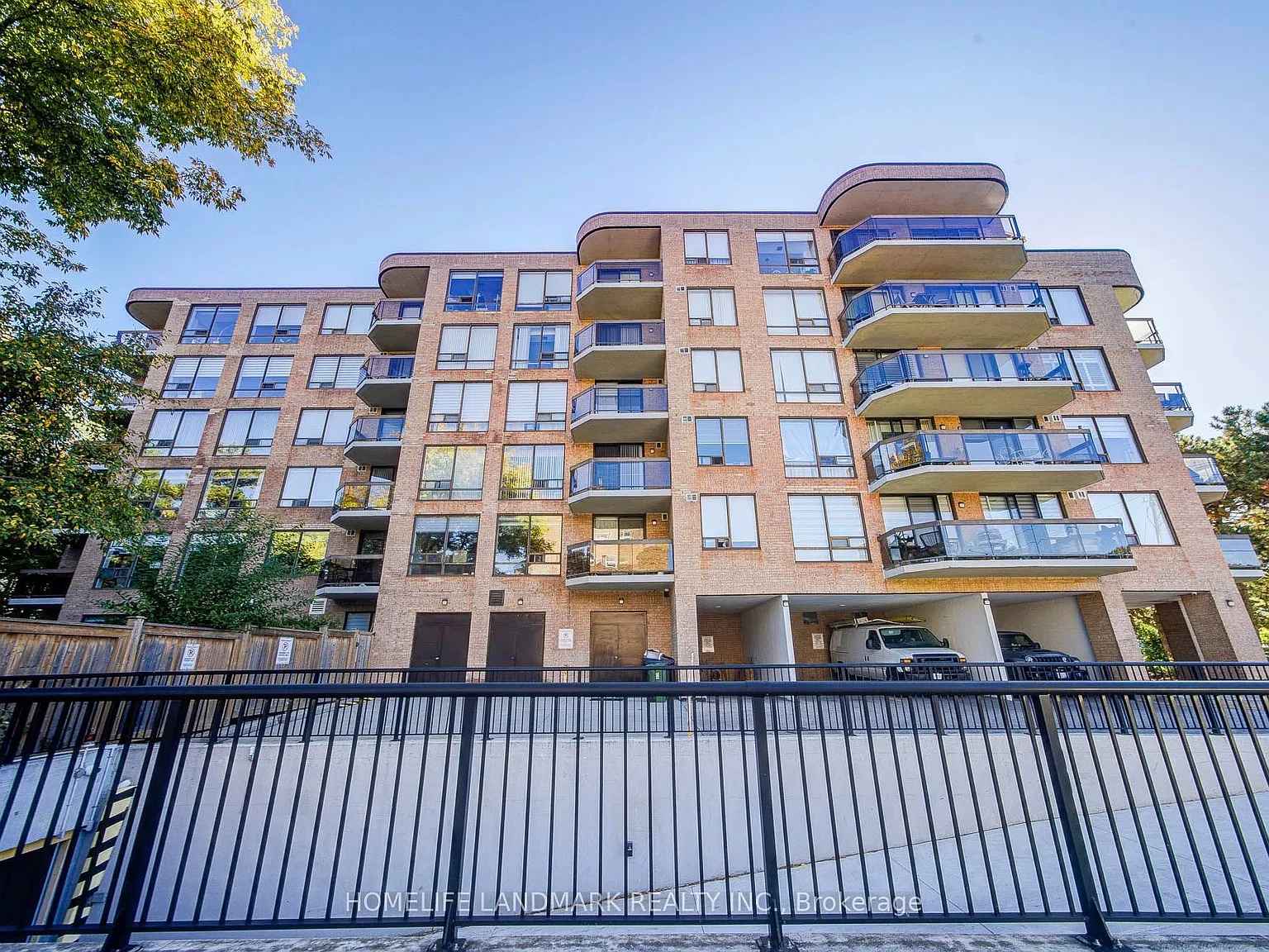 3 bed, $3,900 — Photo 1