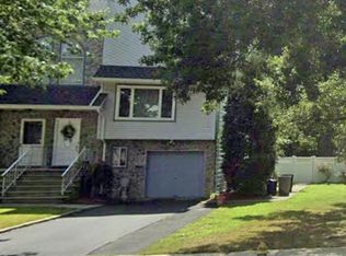 25 Lone Star Ln, Manalapan, NJ 07726