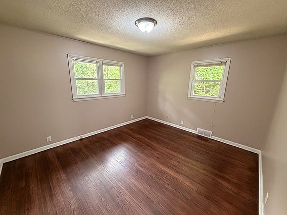 4th image of 4239 Redick Ave