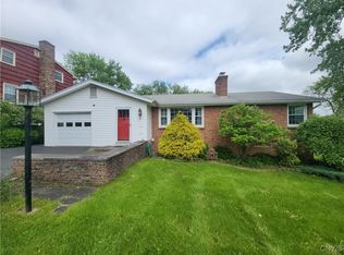 149 Robbins Ln, Syracuse, NY 13214