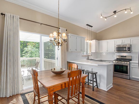 5th image of 15010 Treevalley Dr NE