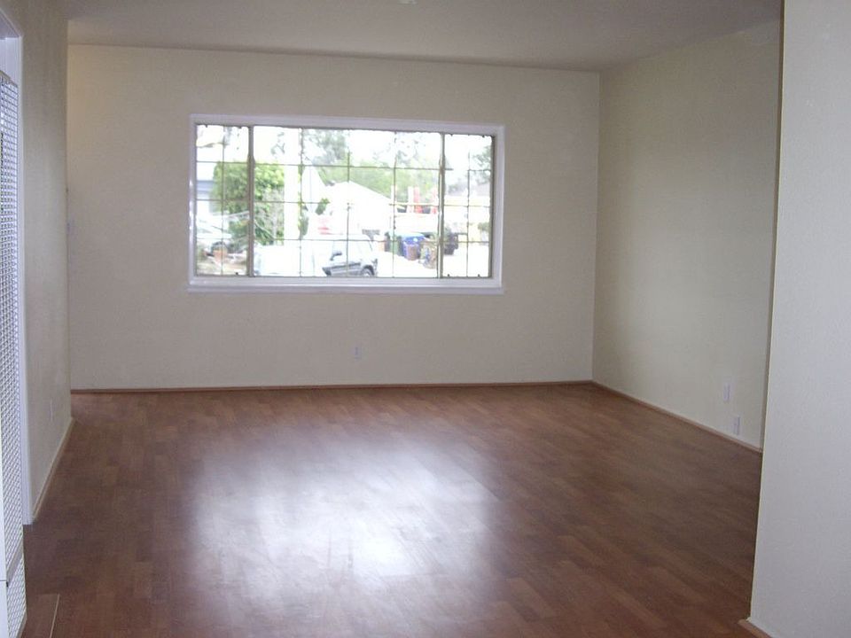 2nd image of 8261 Teesdale Ave