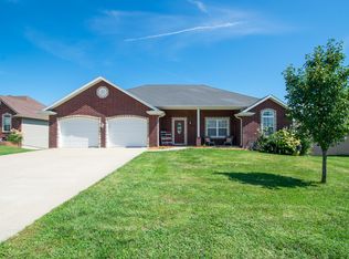 435 Edwards Dr, Holts Summit, MO 65043