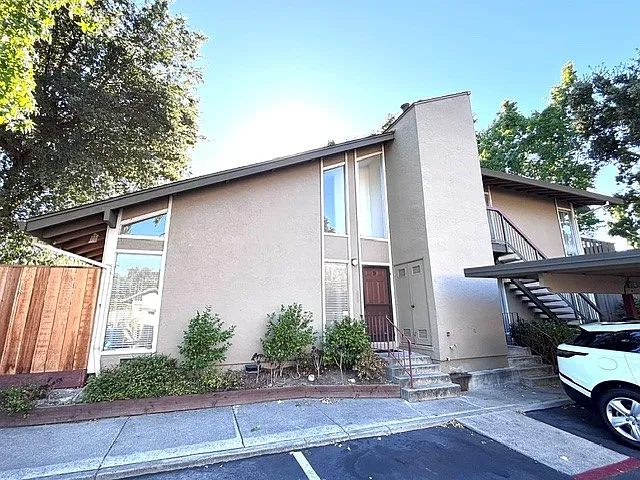 3 Massolo Dr — Photo 1