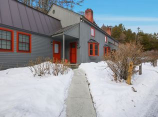 574 Willard Rd, Hartford, VT 05047