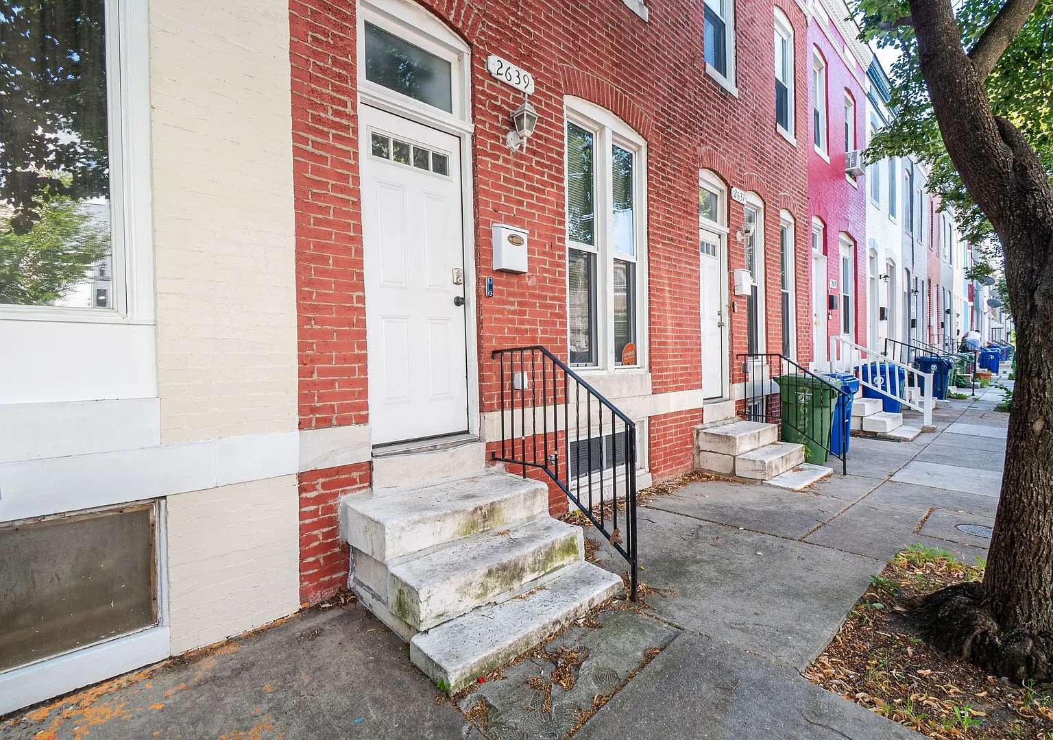 Renovated 3-Bedroom Townhome with Central Air, Updated Kitchen & Fenced Backyard — Photo 3