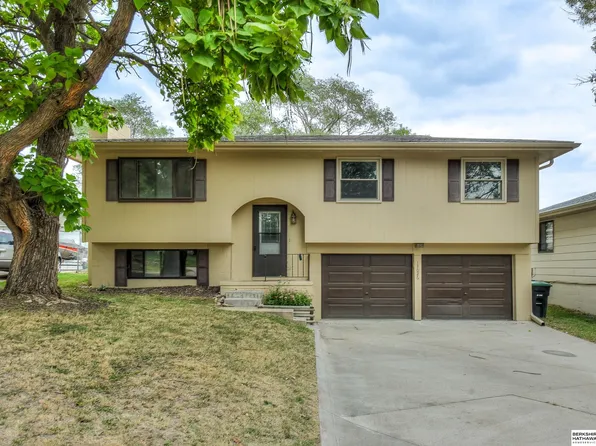 13026 Browne Cir, Omaha, NE 68164
