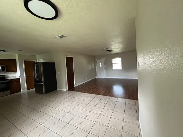 1512 Patricia Dr — Photo 3