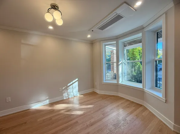 132 East 28th Street image 5 of 35