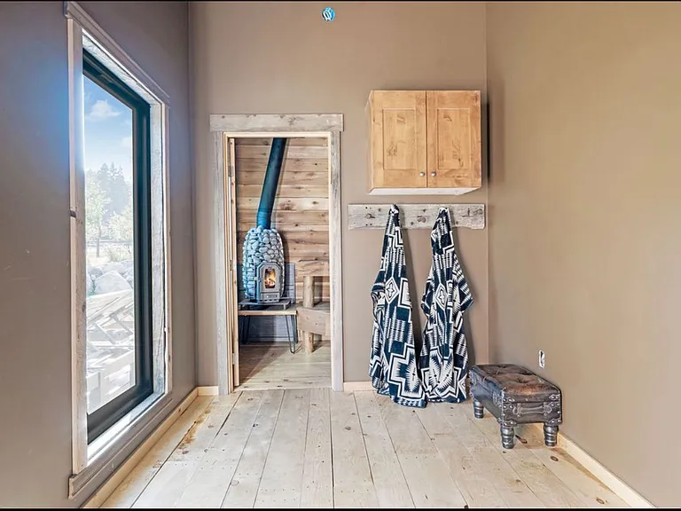 110 Mountain Meadow Rd — Photo 9