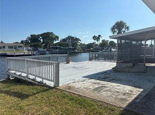 8422 Boxwood Dr, Tampa, FL 33615