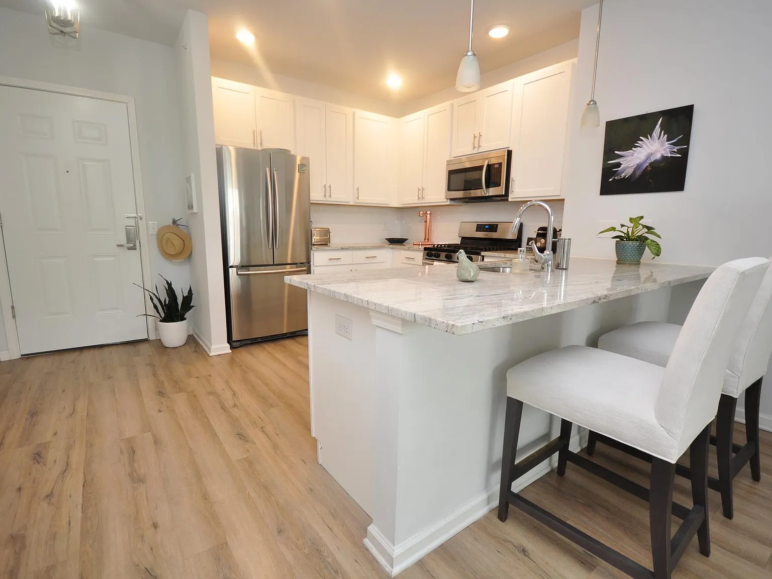 1 bed, 800 sqft, $2,995 — Photo 2