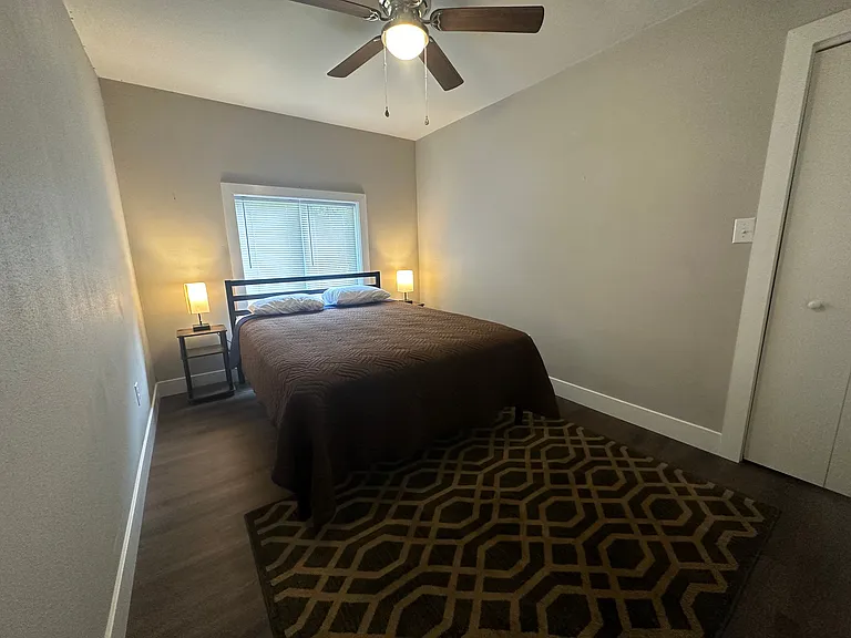 3 bed, 1.0 bath, 1000 sqft, $1,850 — Photo 18