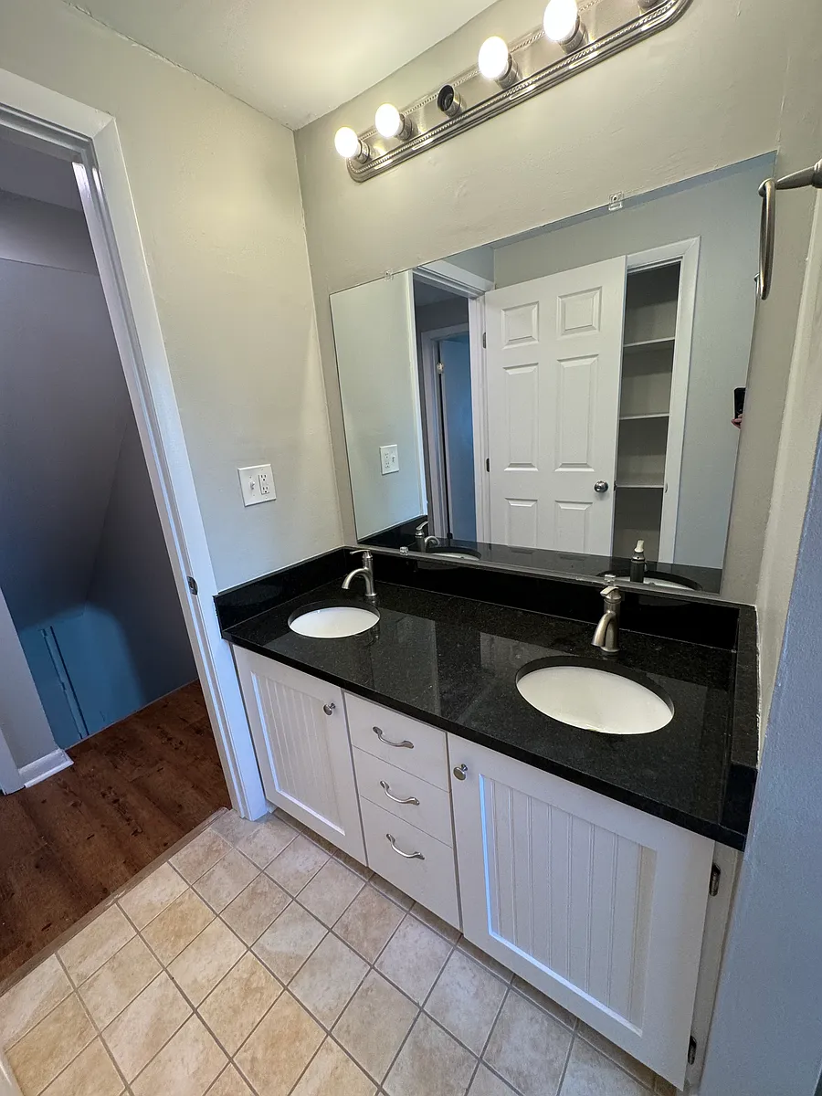 Building Photo - 1660 N 4th St #2D