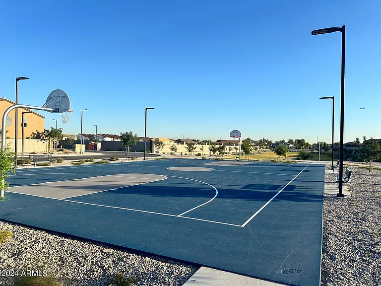 2340 W Sunland Ave — Photo 23