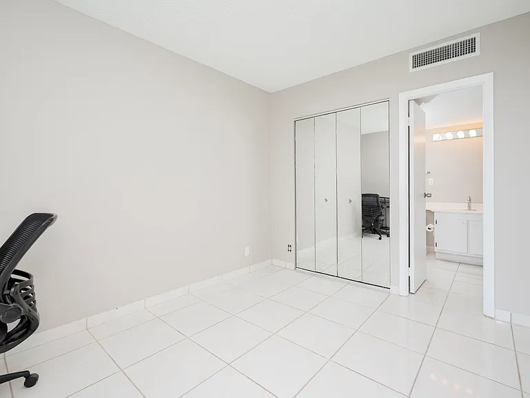 20335 N Country Club Dr #1704 — Photo 10