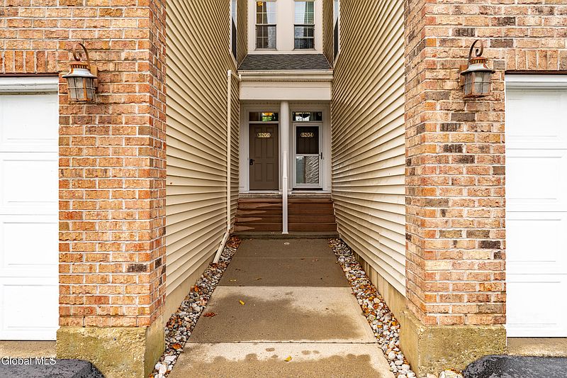 2nd image of 5206 Admirals Walk Drive