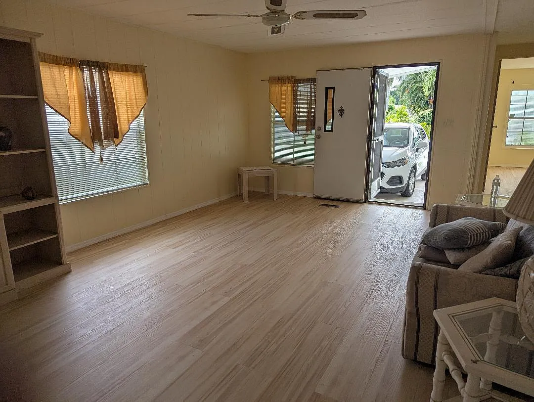 2 bed, 2.0 bath, 1417 sqft, $1,700 — Photo 2