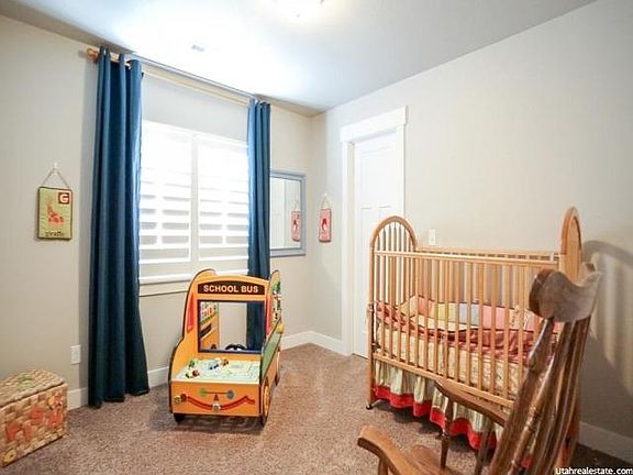 3rd image of 1512 S Garden View Ct