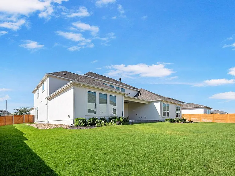 3304 Belted Galloway St — Photo 36
