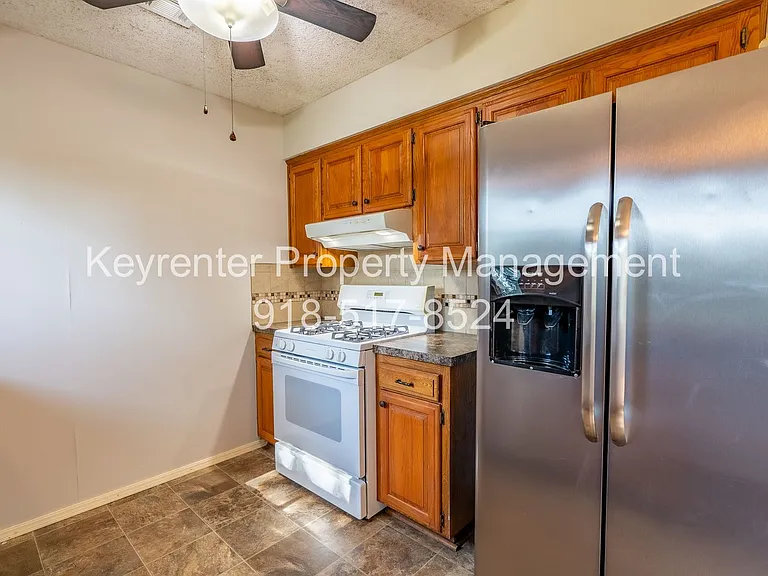 4822 S Spruce Dr — Photo 6