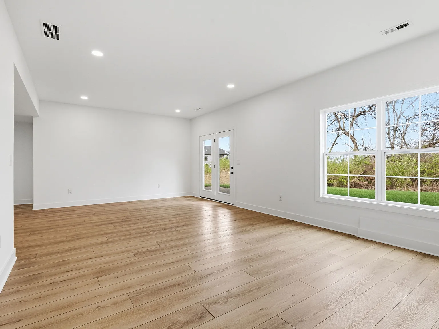 4 bed, 3046 sqft, $3,400 — Photo 4