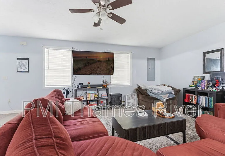 16 Central St — Photo 2
