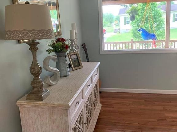 4th image of 484 Indian Hills Cir