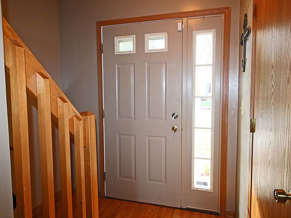 2nd image of 7908 Fairfax Loop Dr