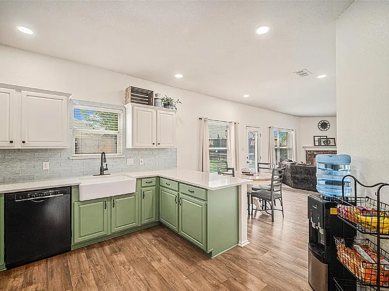 9600 Fox Hill Dr — Photo 12