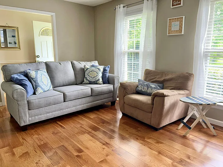 Hart Dr — Photo 15