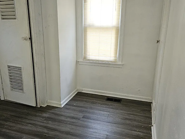 300 Leland Ave — Photo 5