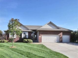 201 Oaktree Ct, Andover, KS 67002