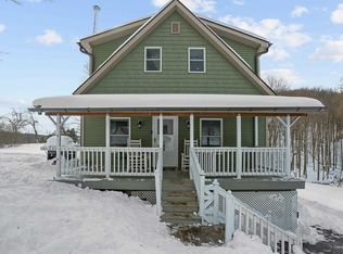 176 Mountain Rd, Pleasant Valley, NY 12569