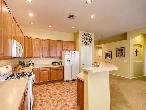 4th image of 2905 W Desert Glory Dr