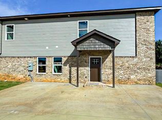 240 Beau Claire Cir, Byron, GA 31008