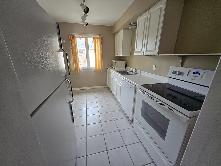 508 W Twelve Mile Rd #508 — Photo 3