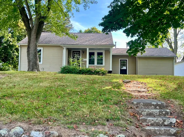 605 N Walnut St, Veedersburg, IN 47987